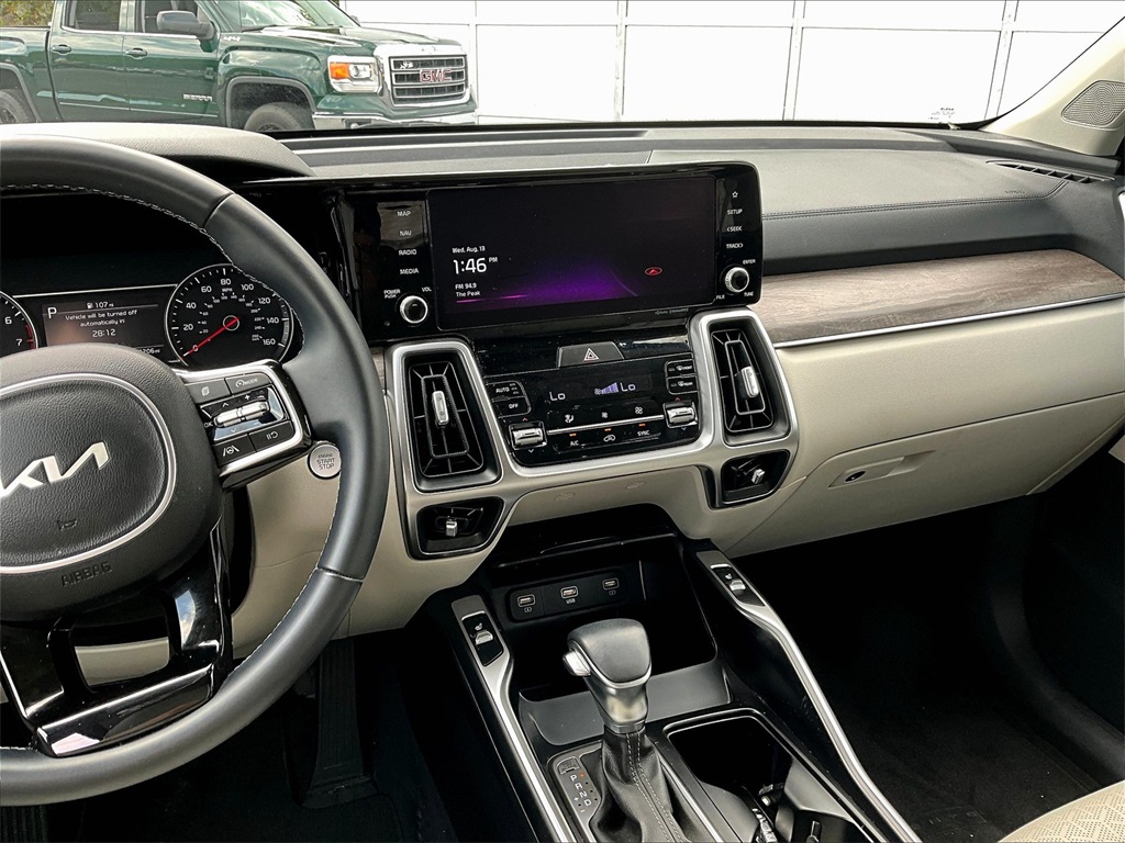 2022 Kia Sorento S - Photo 19