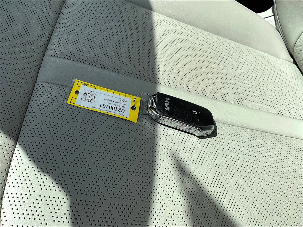 2022 Kia Sorento S - Photo 29