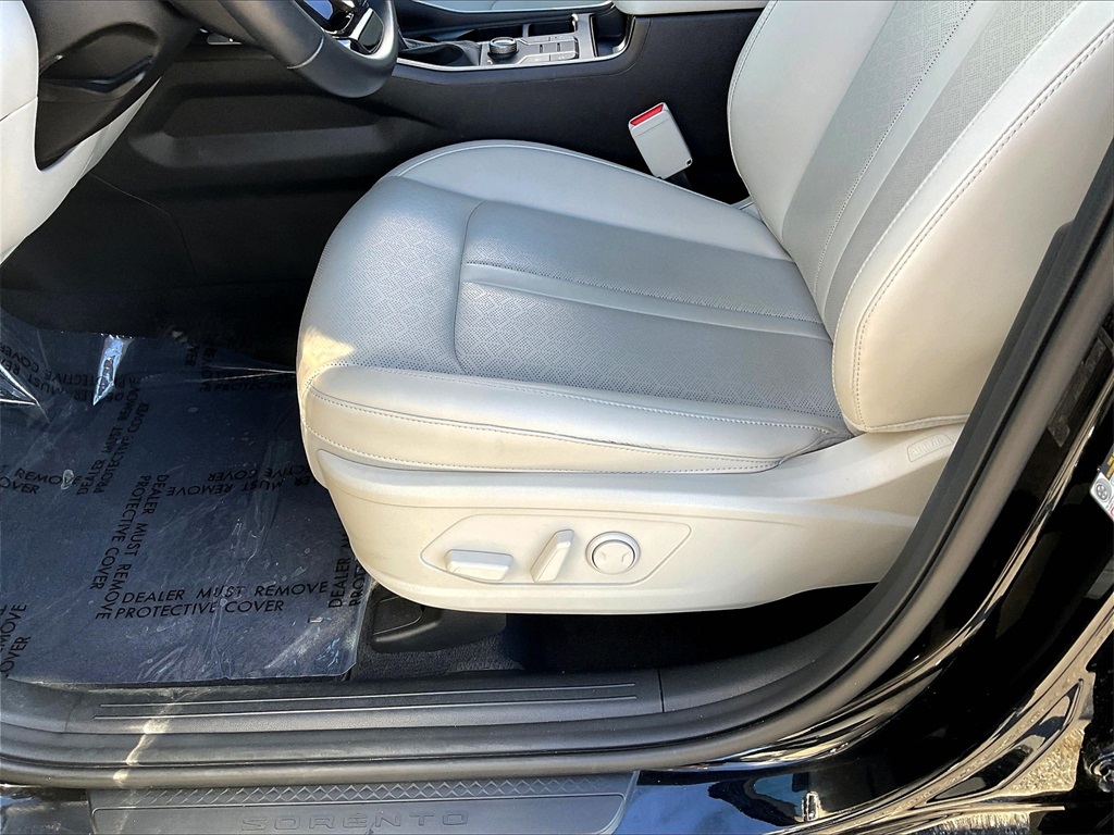 2022 Kia Sorento S - Photo 36