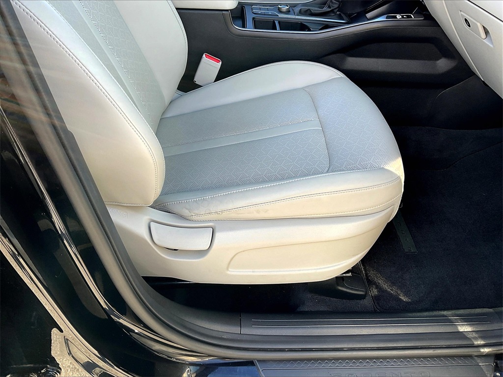 2022 Kia Sorento S - Photo 39
