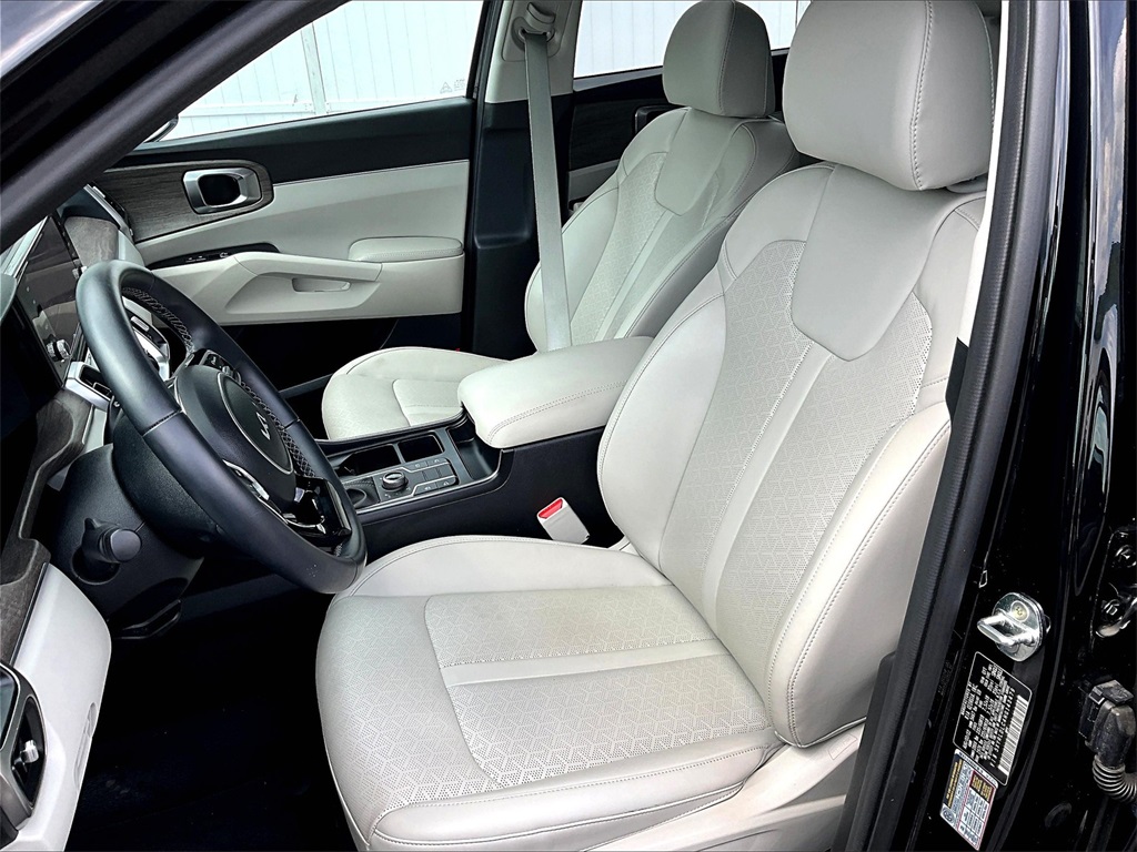 2022 Kia Sorento S - Photo 10