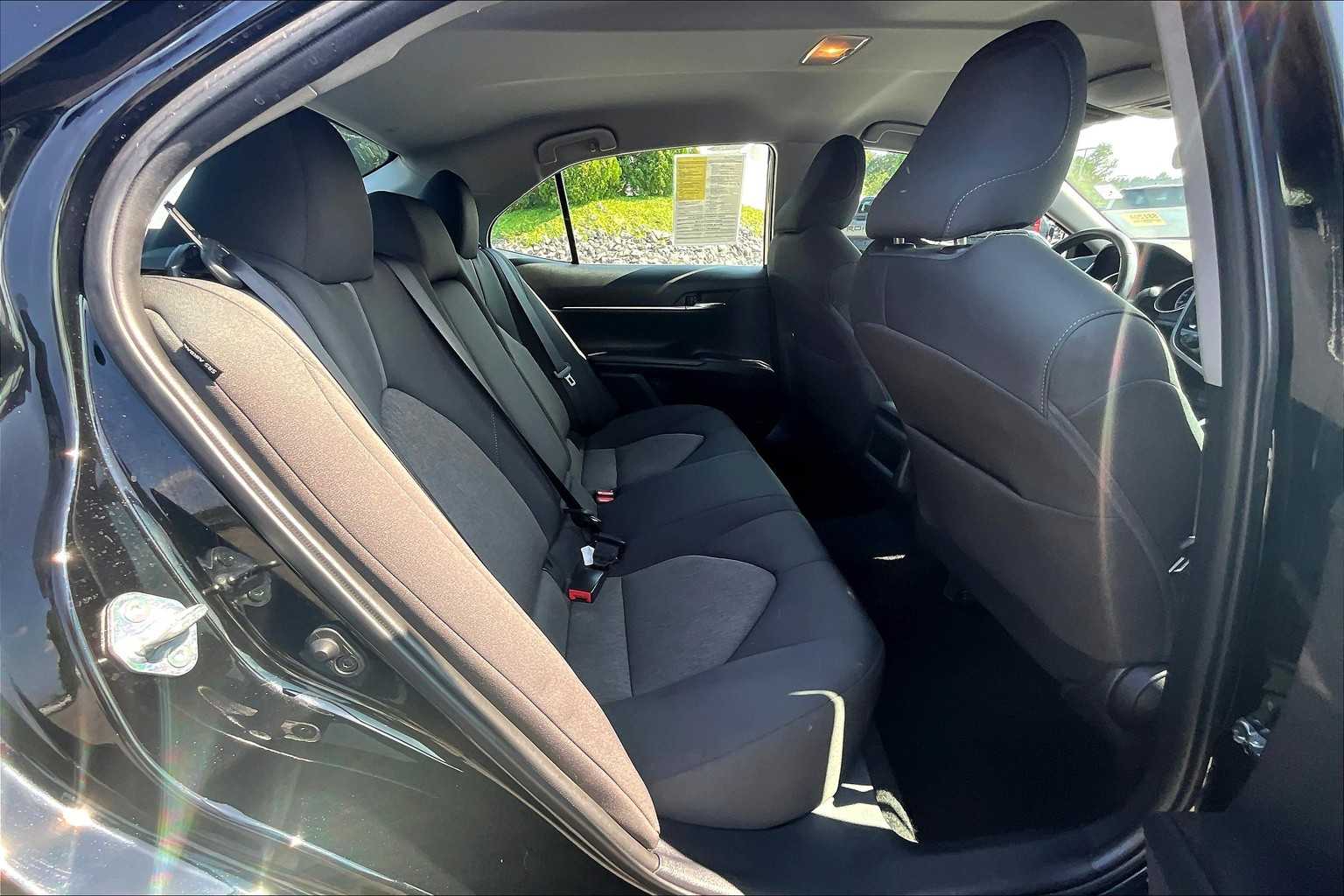 2023 Toyota Camry LE - Photo 16