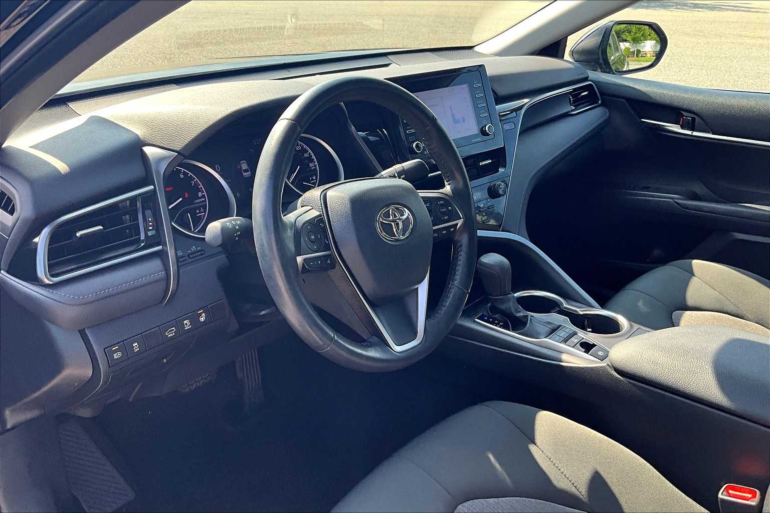 2023 Toyota Camry LE - Photo 8