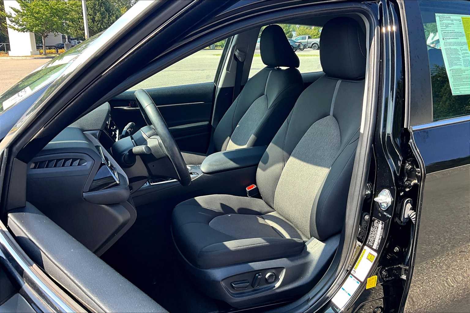 2023 Toyota Camry LE - Photo 10