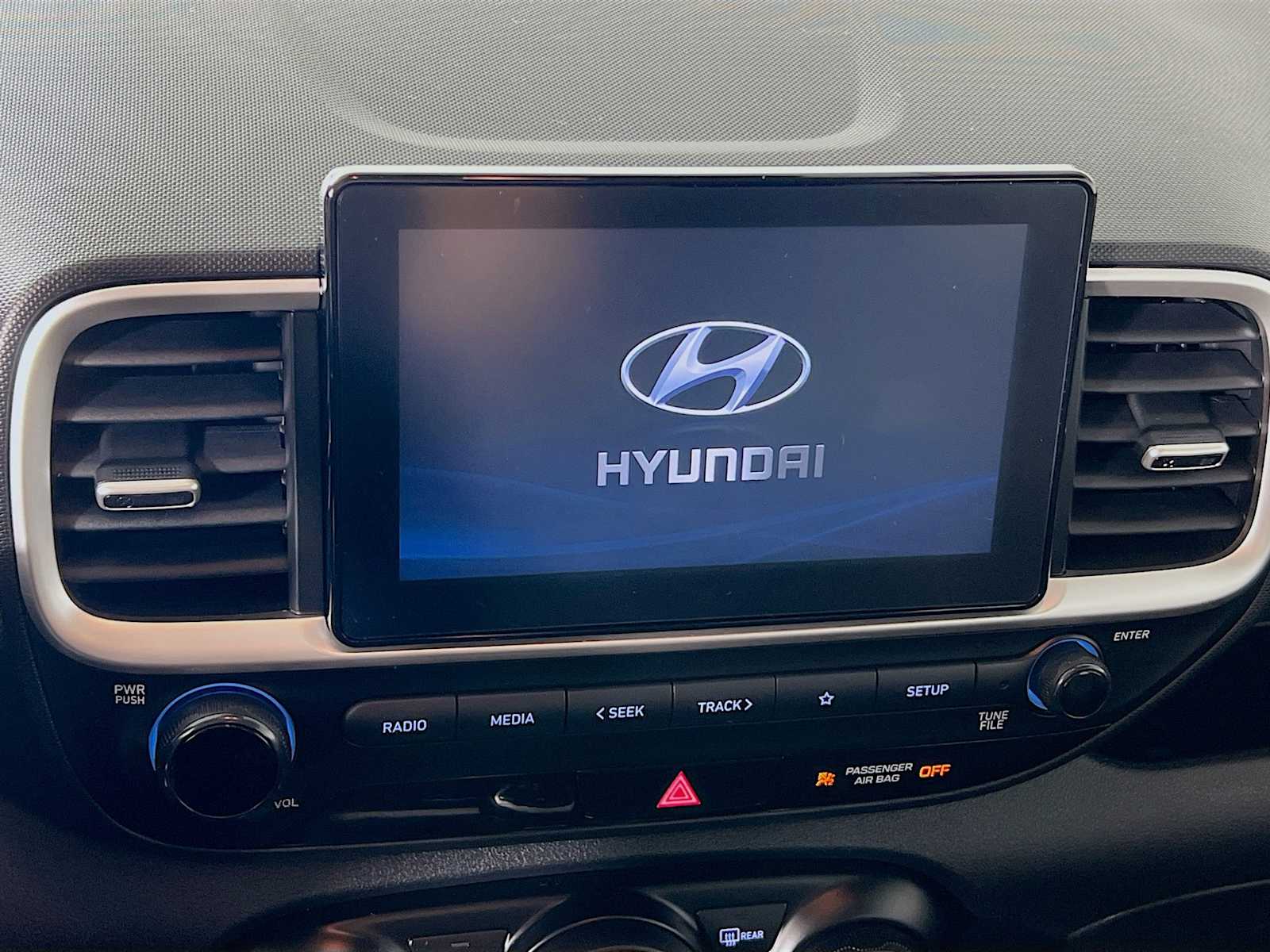 2022 Hyundai Venue SEL - Photo 14