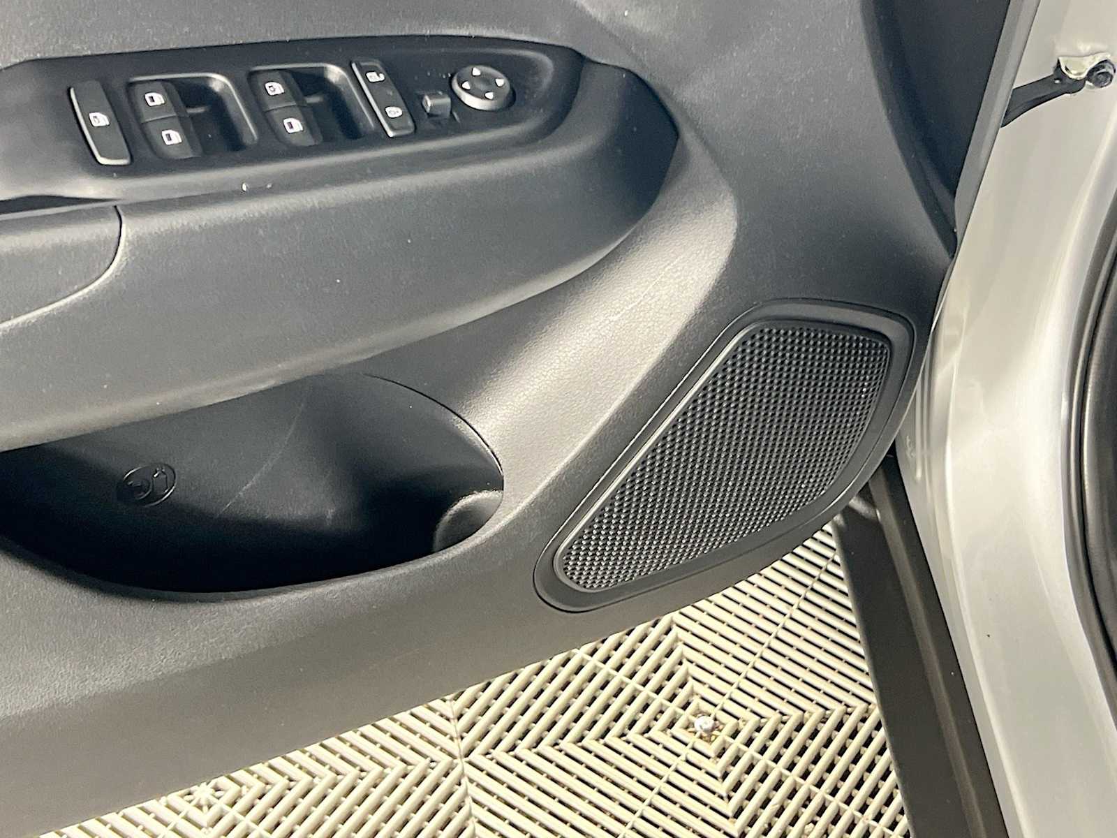 2022 Hyundai Venue SEL - Photo 18