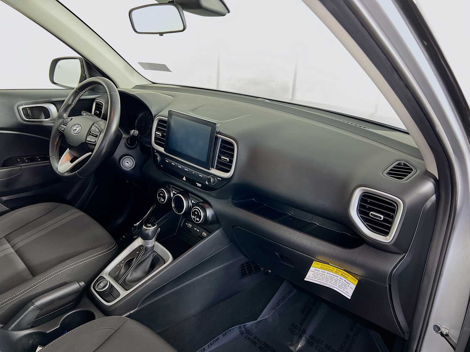 2022 Hyundai Venue SEL - Photo 28