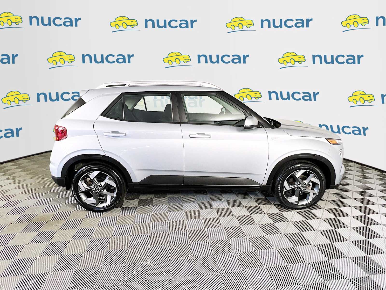 2022 Hyundai Venue SEL - Photo 8