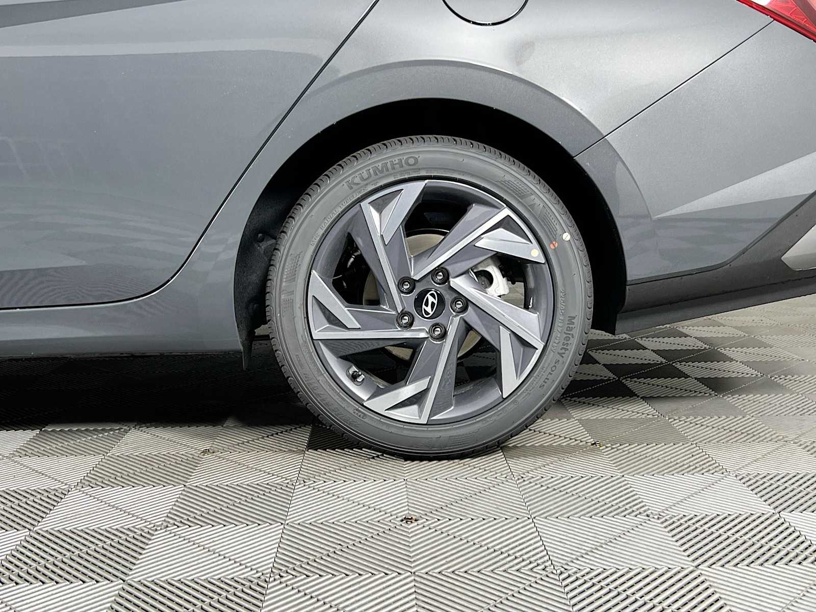 2025 Hyundai Elantra SEL Sport - Photo 18