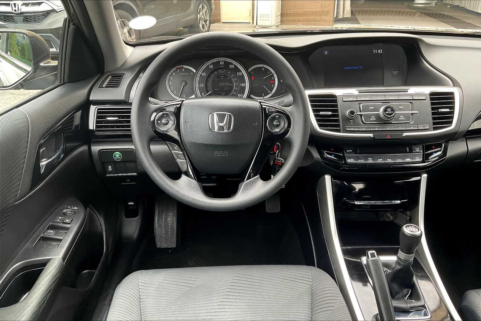 2017 Honda Accord LX - Photo 17
