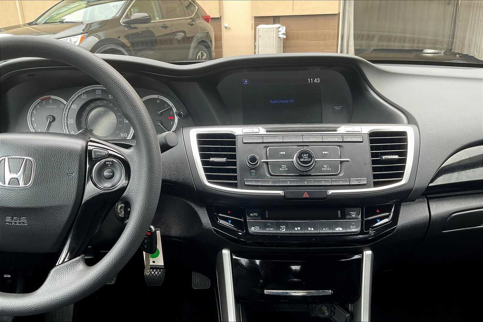 2017 Honda Accord LX - Photo 18