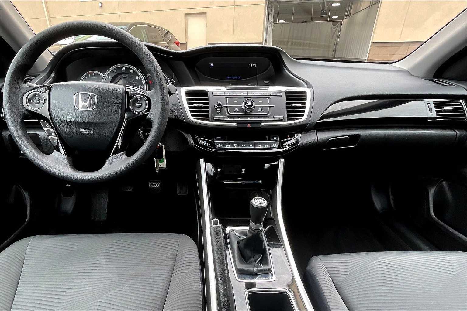 2017 Honda Accord LX - Photo 21