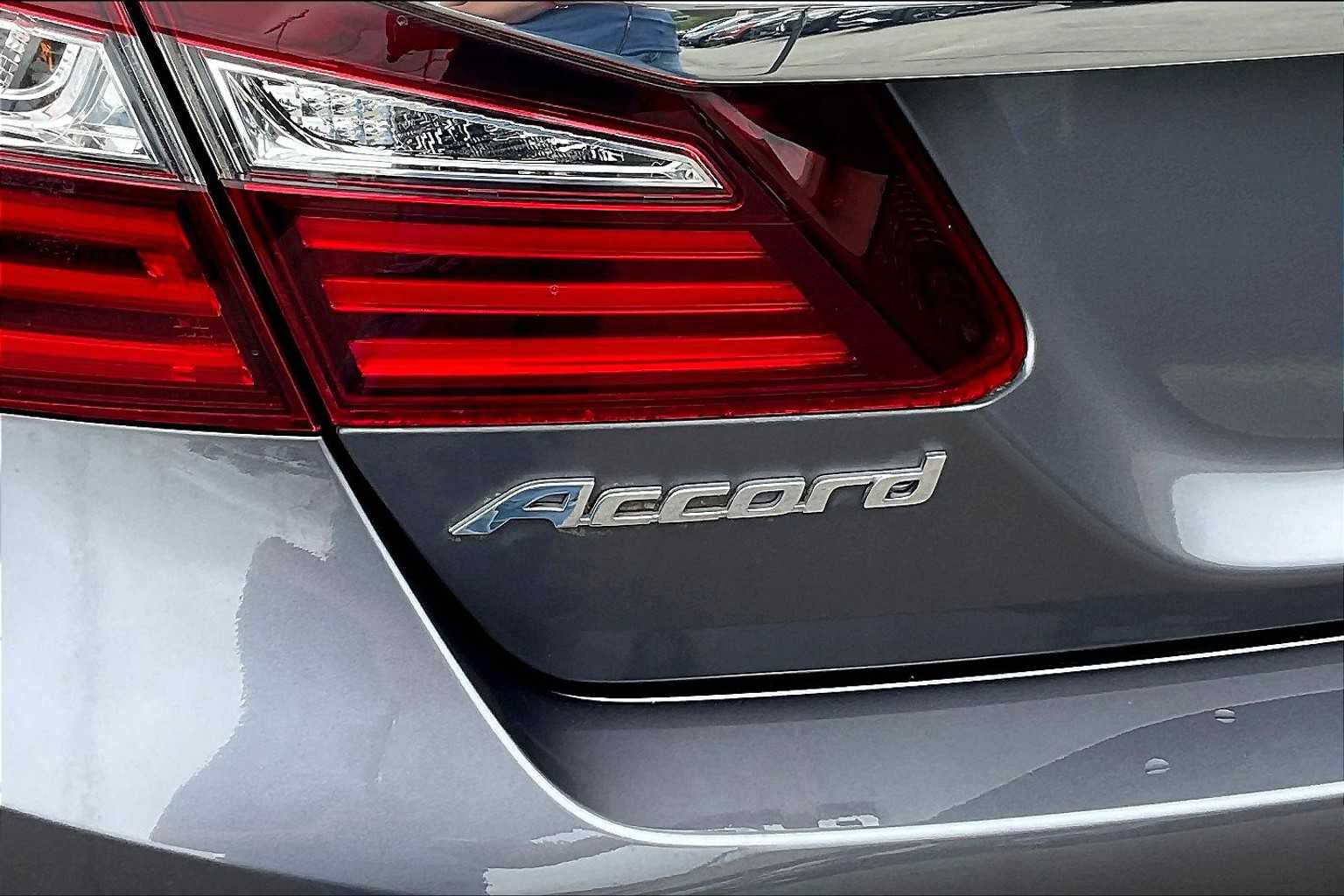 2017 Honda Accord LX - Photo 27