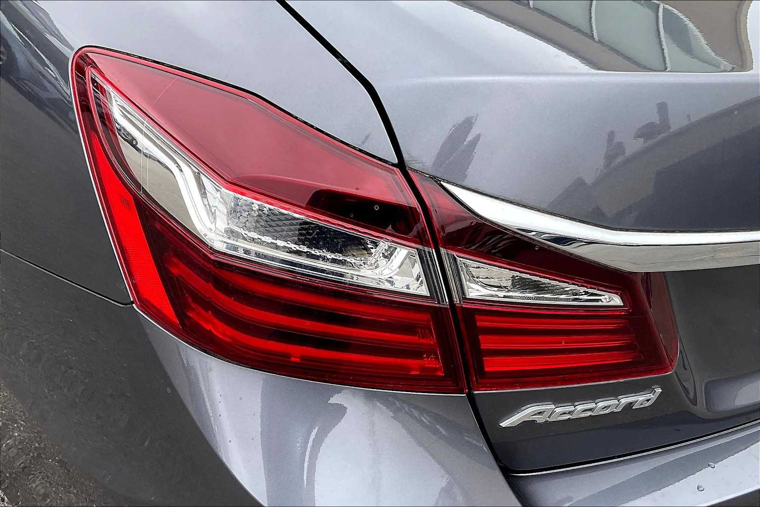 2017 Honda Accord LX - Photo 32