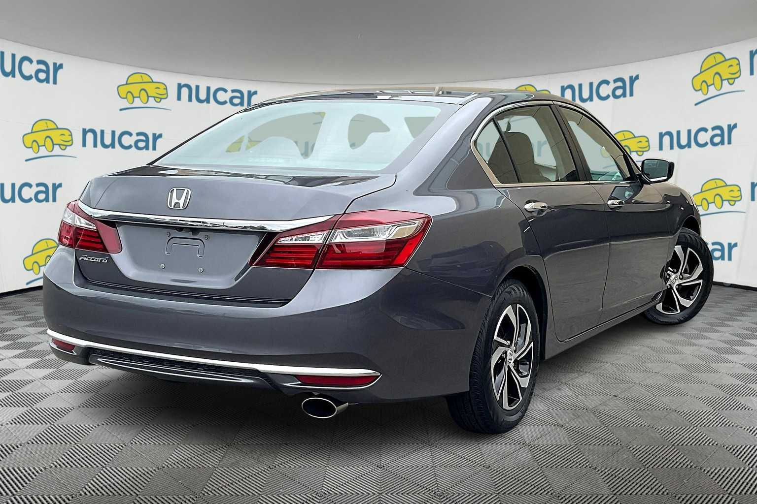 2017 Honda Accord LX - Photo 6