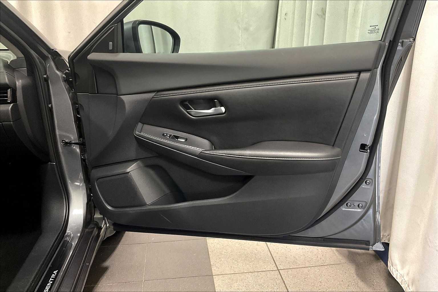 2021 Nissan Sentra SV - Photo 12