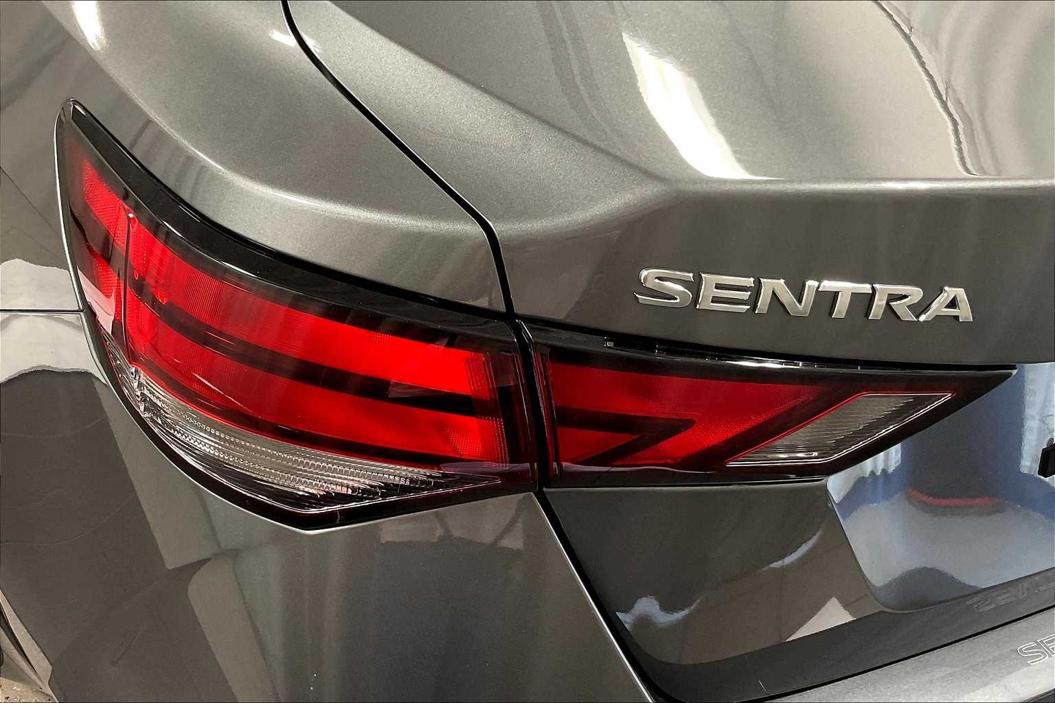 2021 Nissan Sentra SV - Photo 32