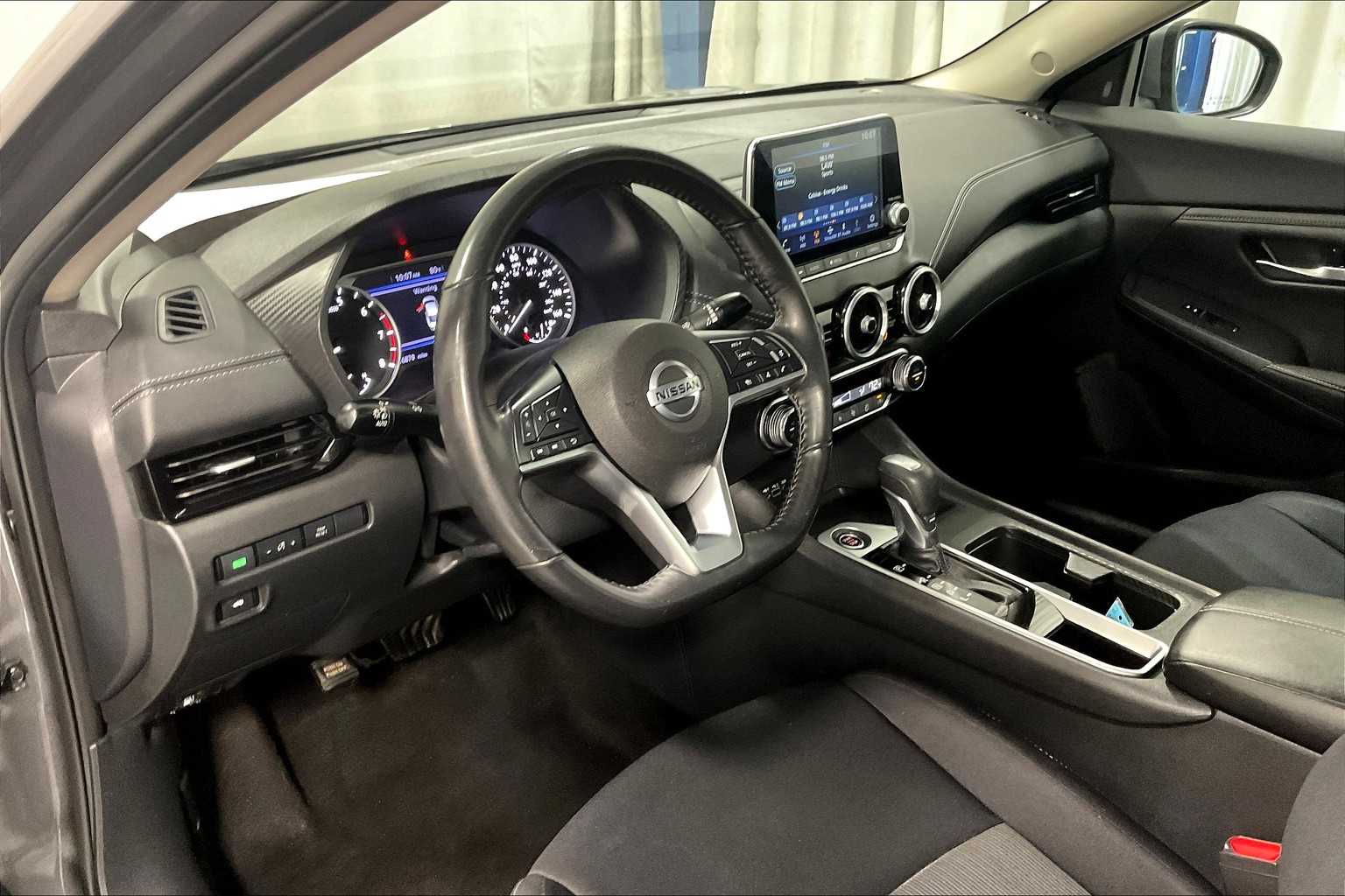 2021 Nissan Sentra SV - Photo 8