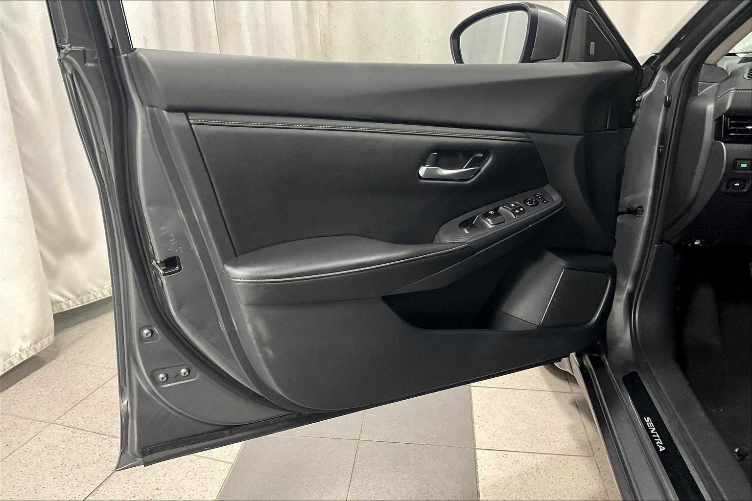 2021 Nissan Sentra SV - Photo 9