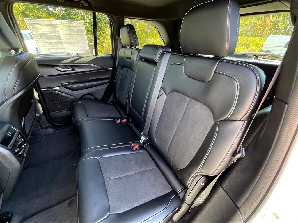 2025 Jeep Grand Cherokee Altitude X - Photo 15