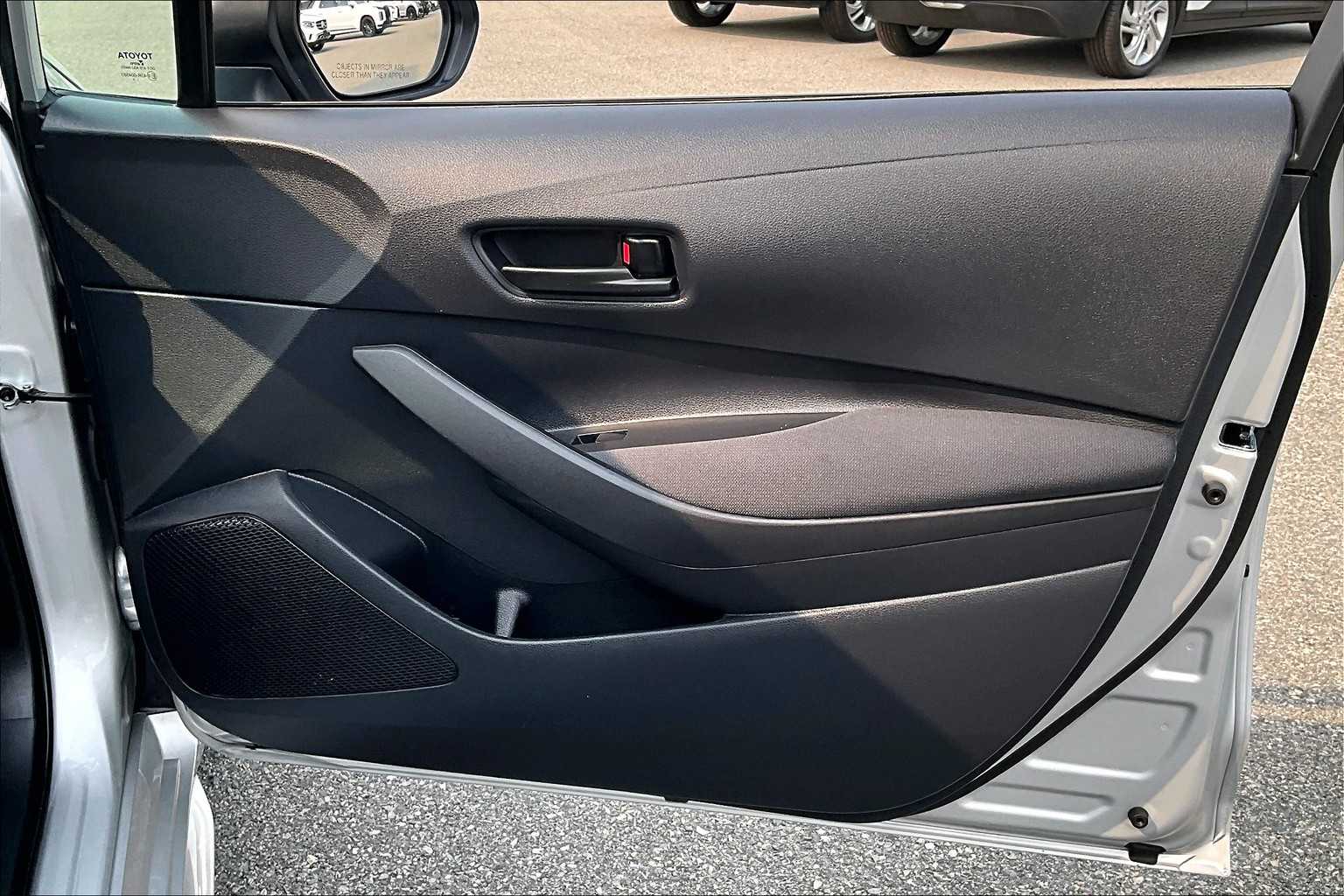 2024 Toyota Corolla LE - Photo 12