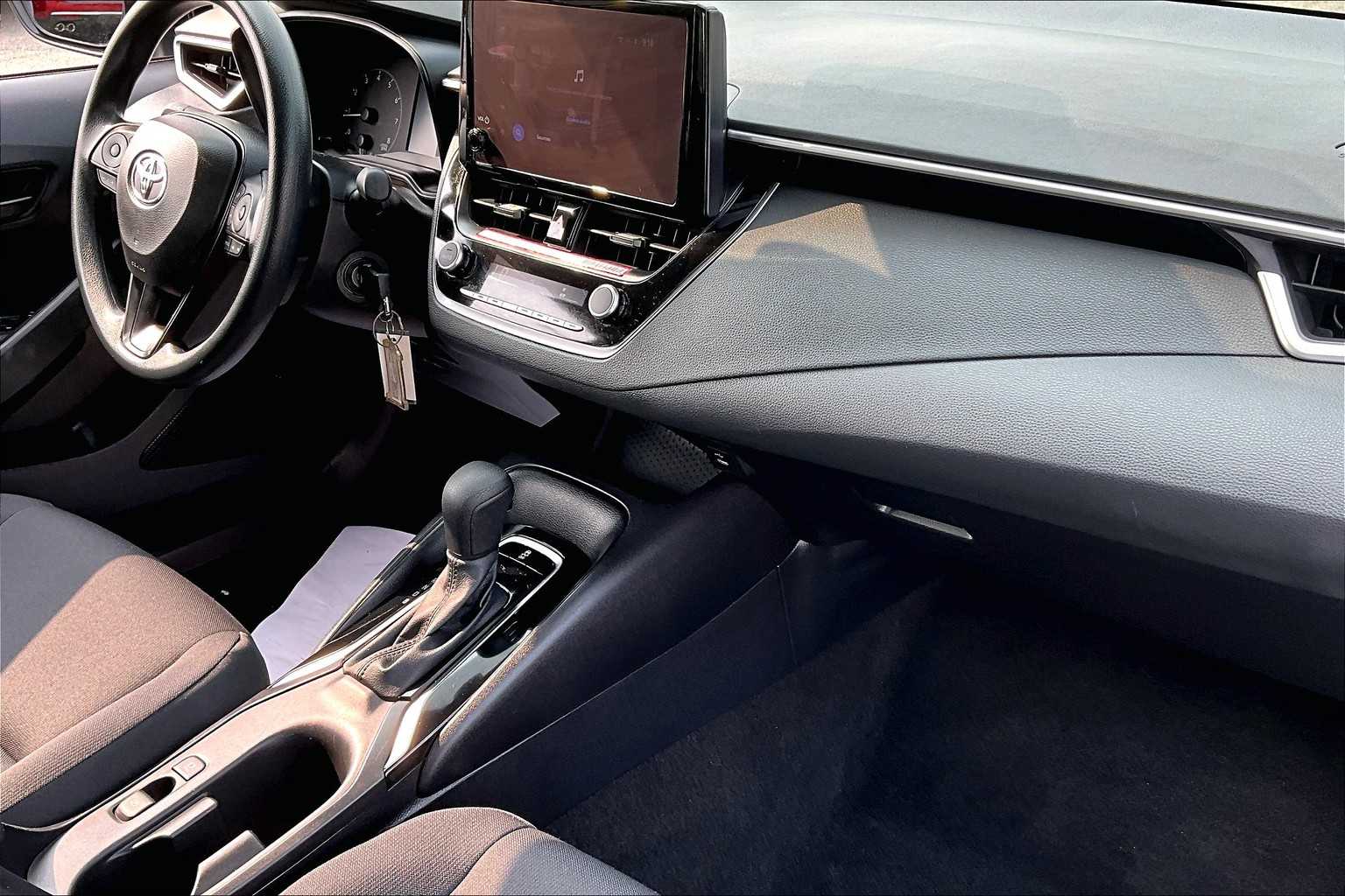 2024 Toyota Corolla LE - Photo 14
