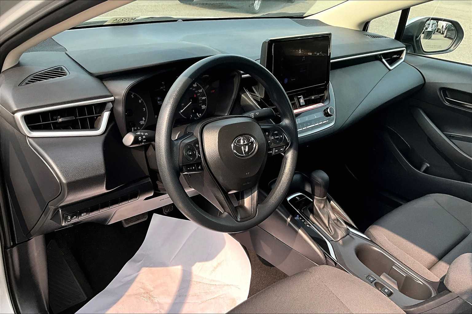 2024 Toyota Corolla LE - Photo 8