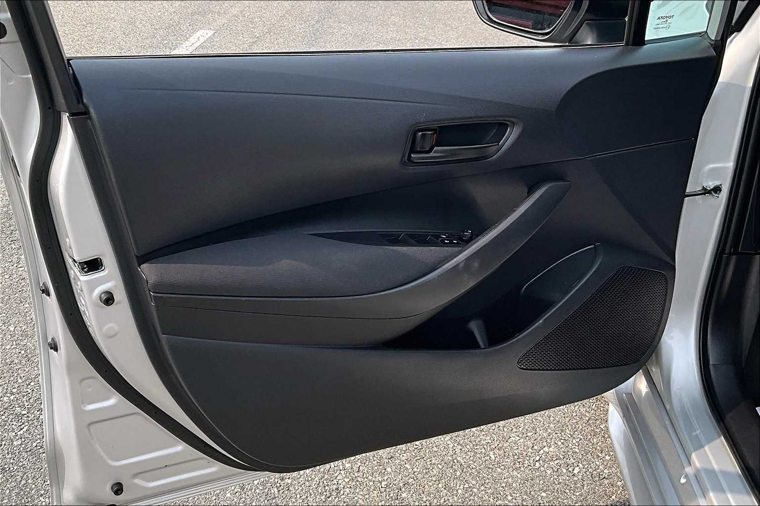 2024 Toyota Corolla LE - Photo 9