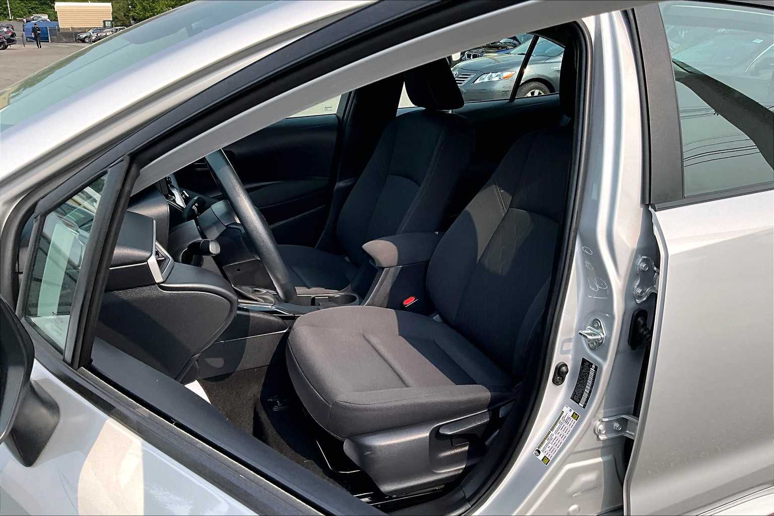 2024 Toyota Corolla LE - Photo 10