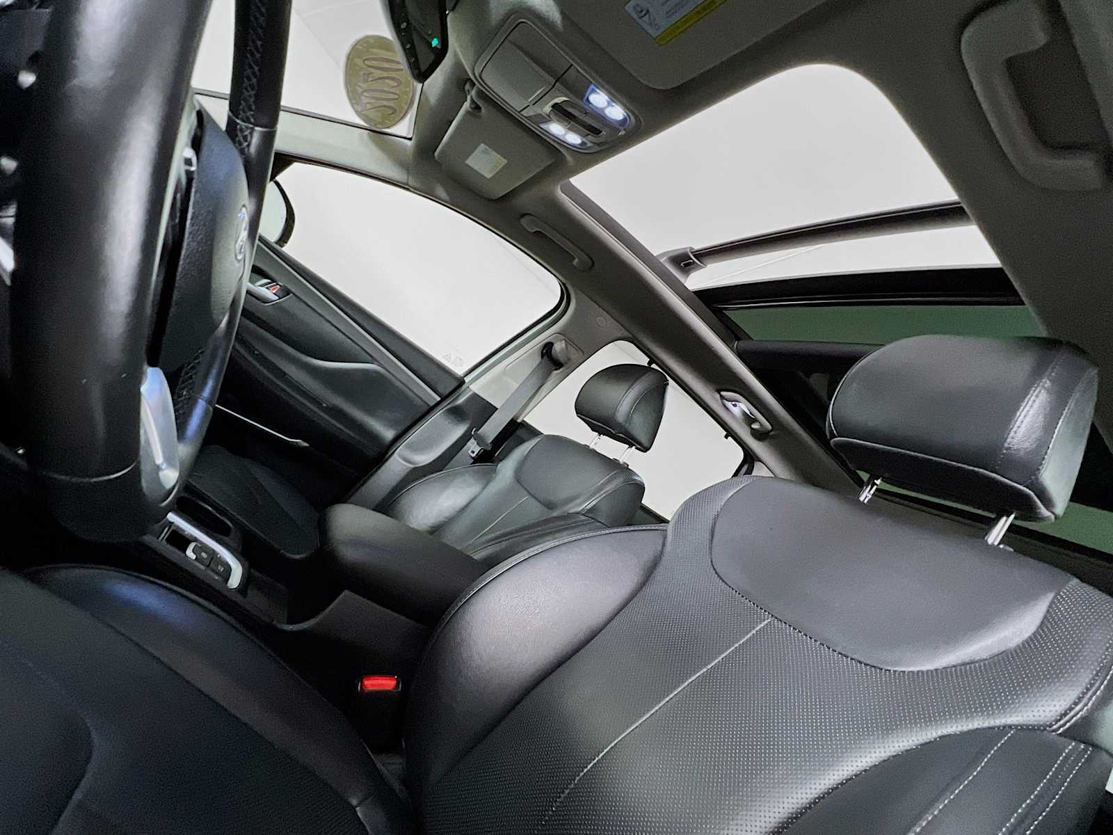 2020 Hyundai Santa Fe Limited - Photo 23