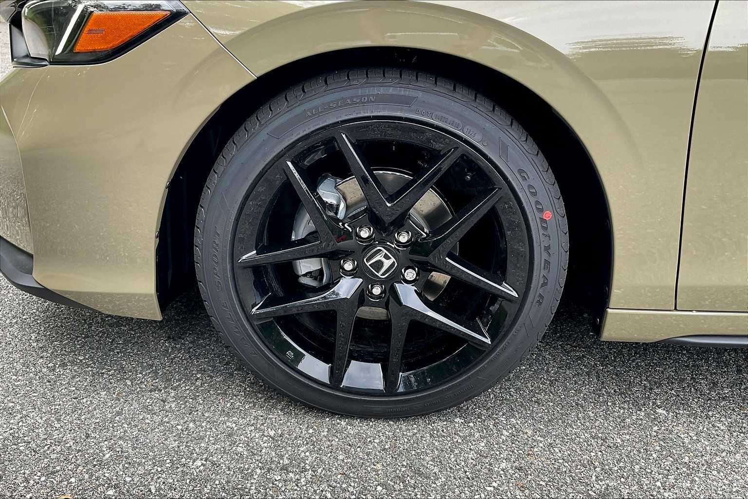 2025 Honda Civic Hatchback Sport - Photo 8