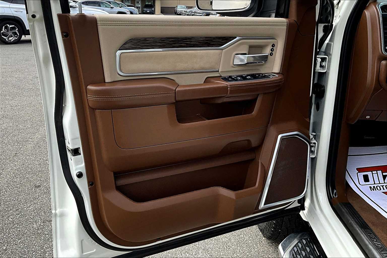 2019 Ram 3500 Laramie - Photo 9