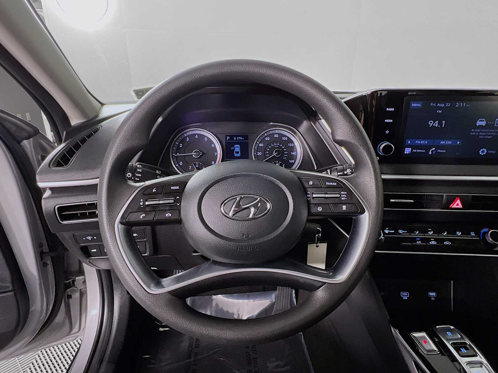 2023 Hyundai Sonata SE - Photo 11
