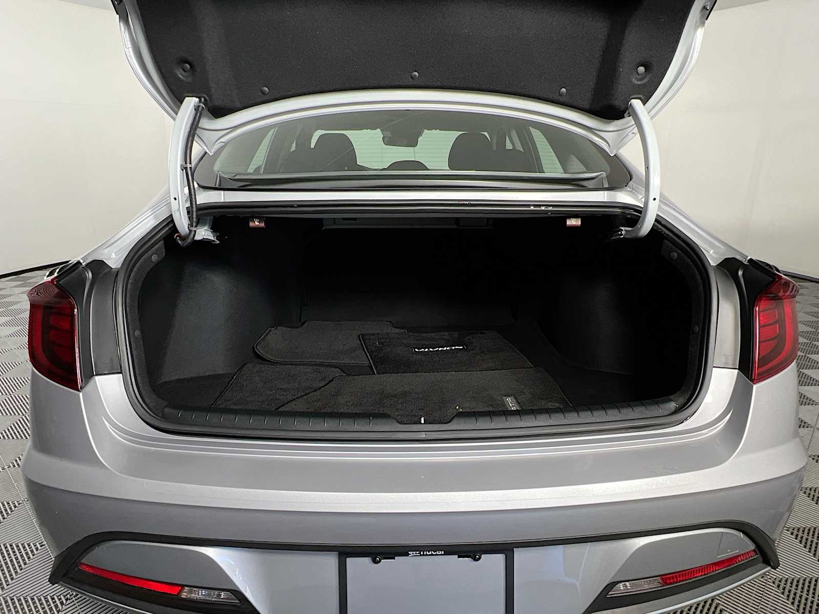 2023 Hyundai Sonata SE - Photo 24