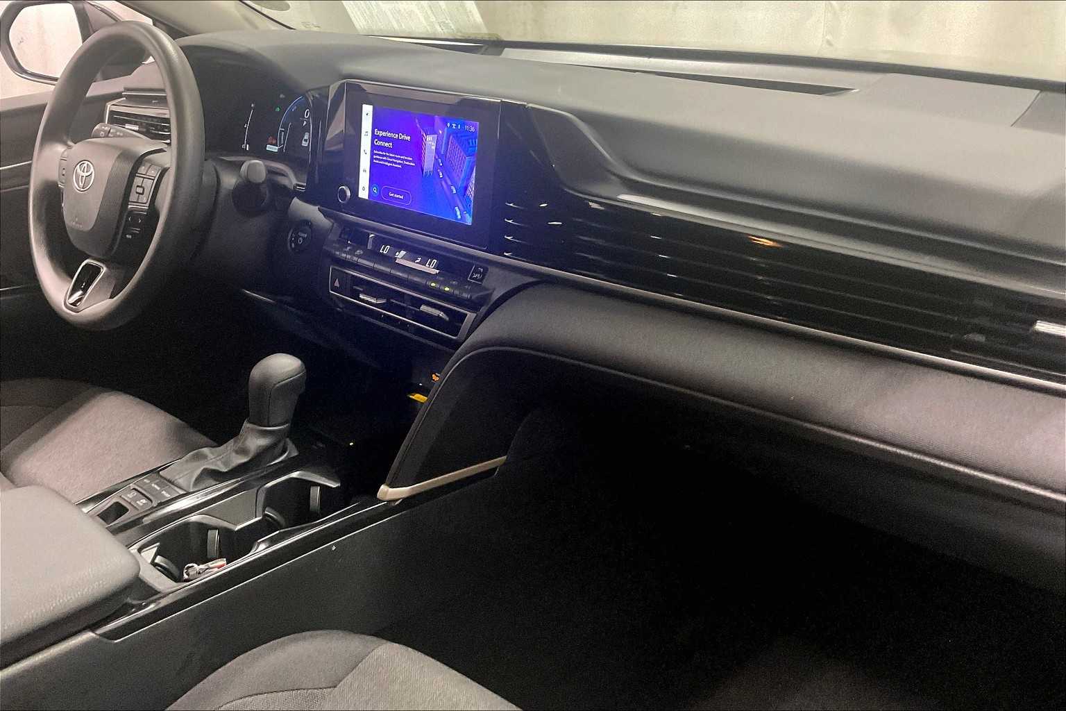 2025 Toyota Camry LE - Photo 14