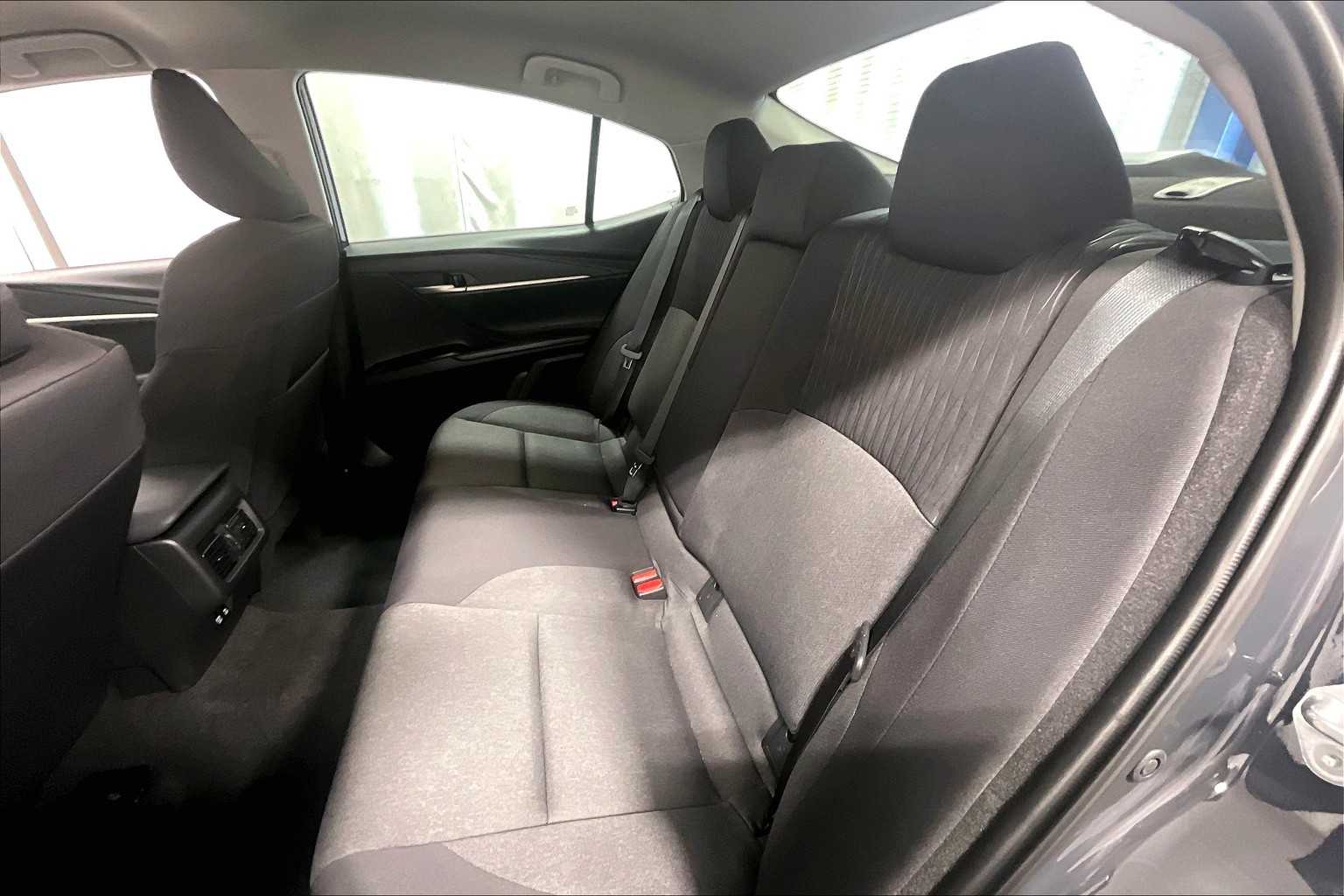2025 Toyota Camry LE - Photo 15