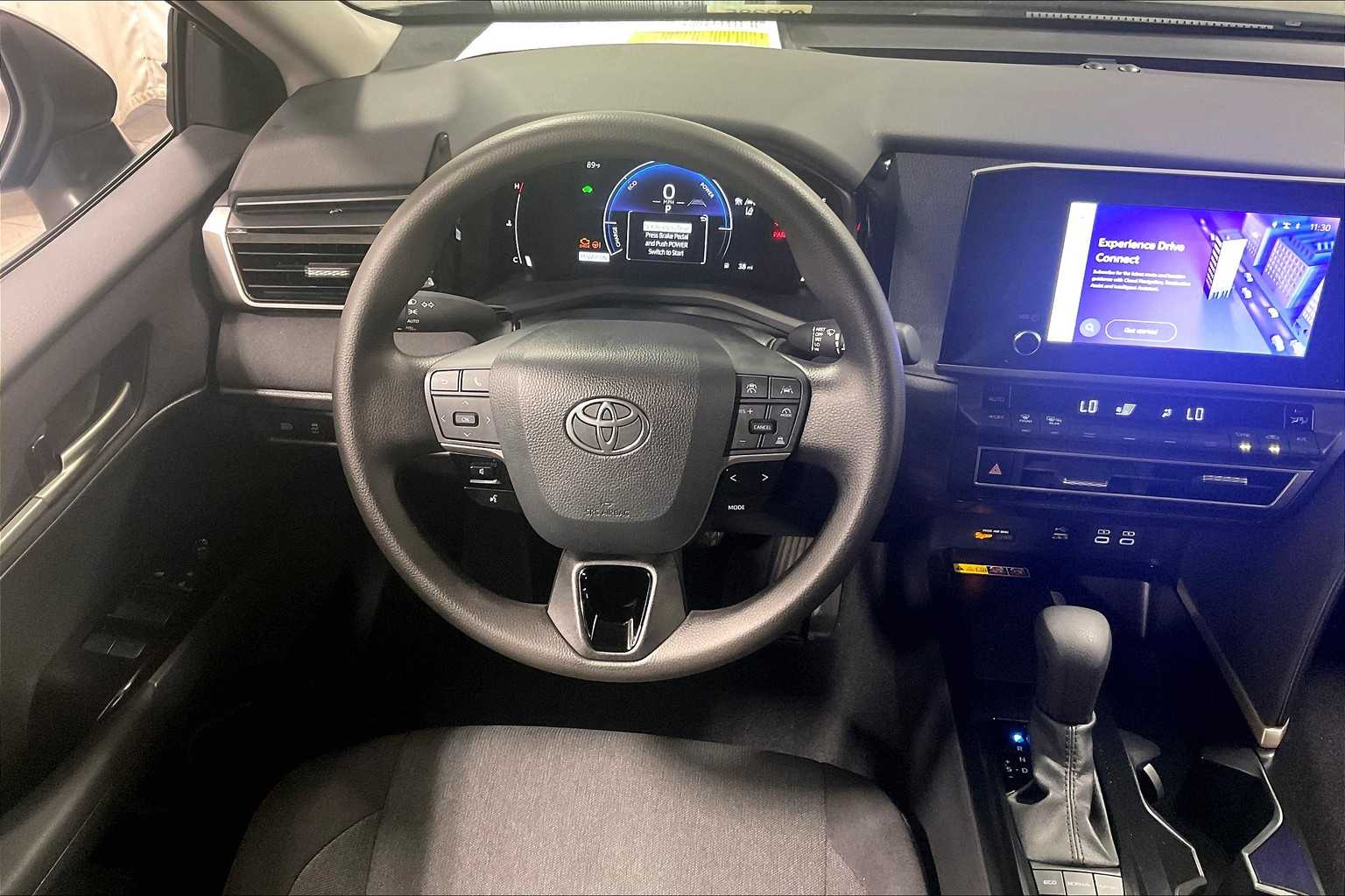 2025 Toyota Camry LE - Photo 17