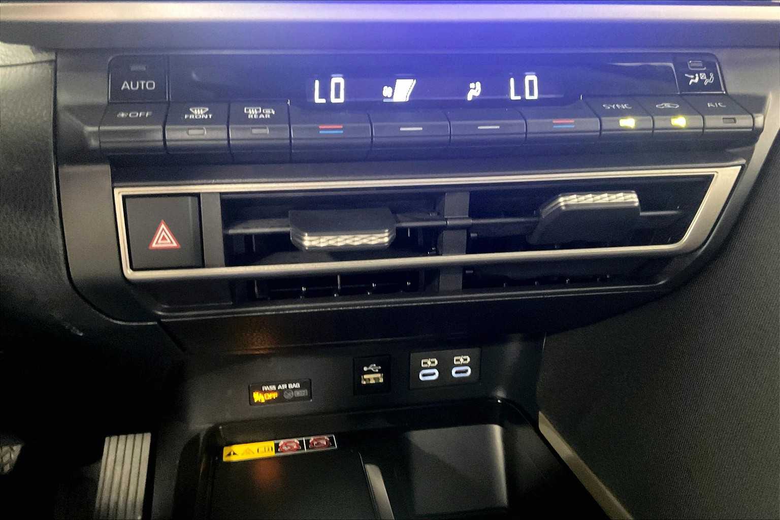 2025 Toyota Camry LE - Photo 25