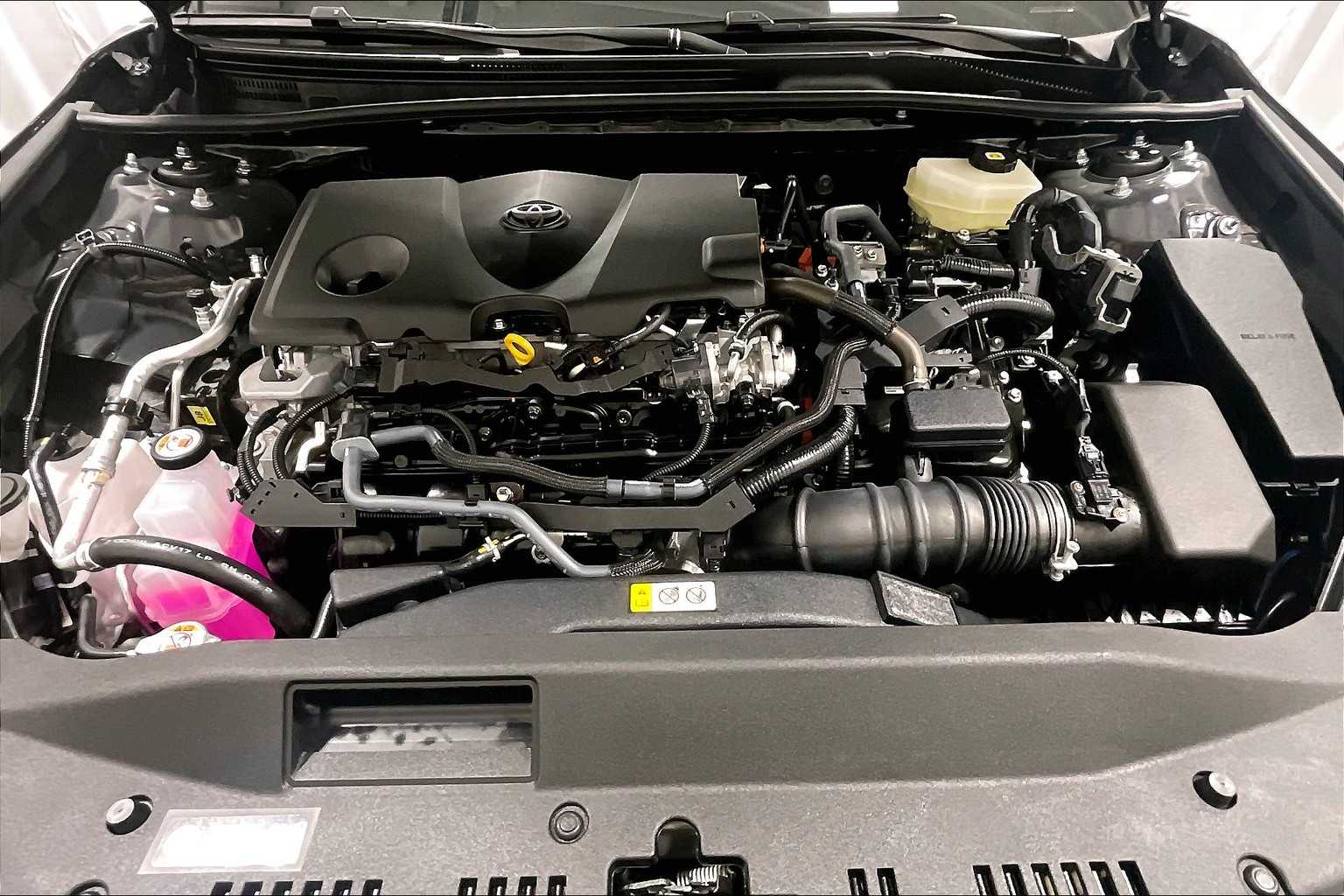 2025 Toyota Camry LE - Photo 29