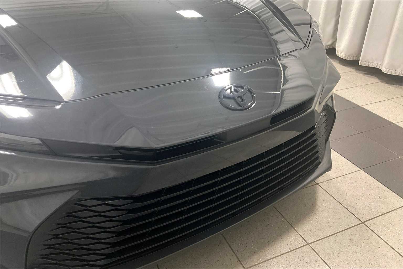 2025 Toyota Camry LE - Photo 31