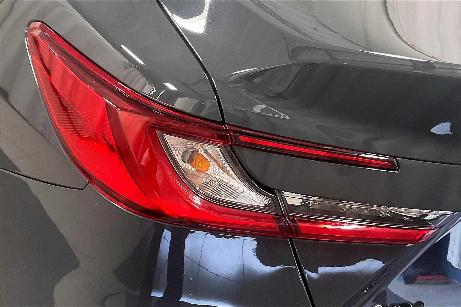 2025 Toyota Camry LE - Photo 33
