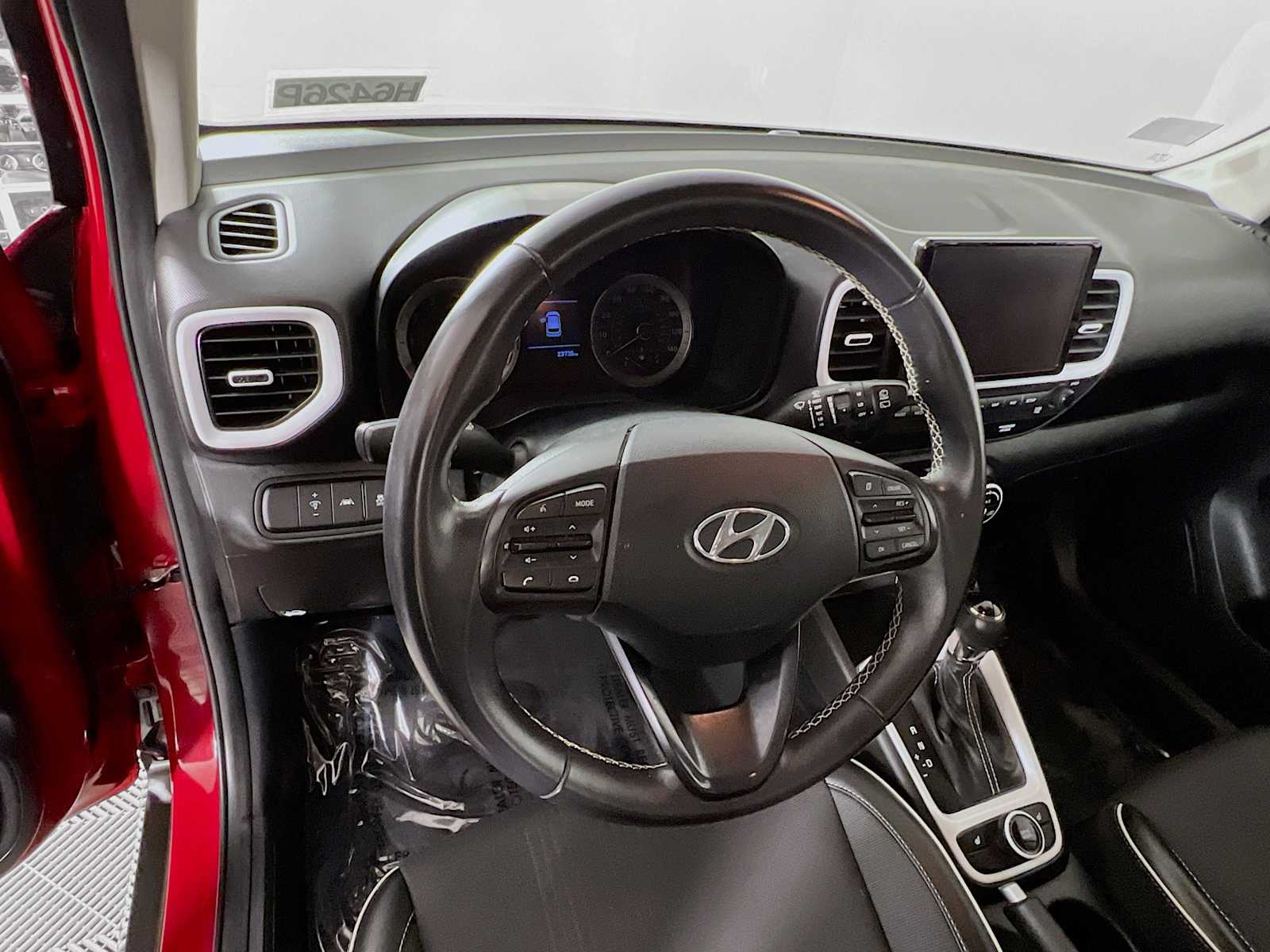 2022 Hyundai Venue Limited - Photo 11