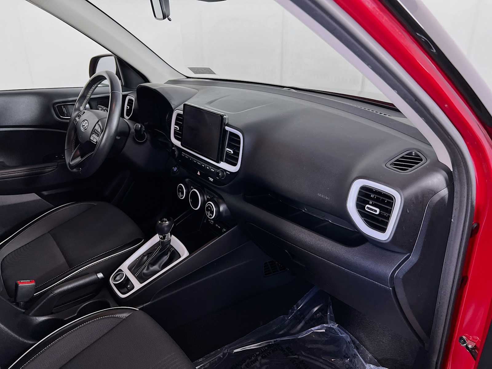 2022 Hyundai Venue Limited - Photo 29