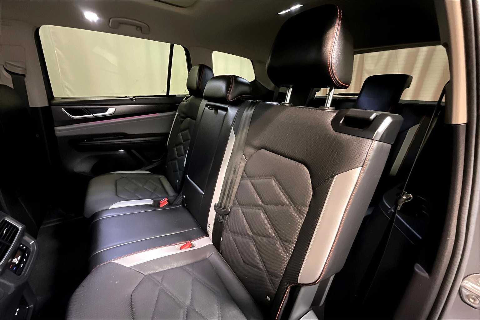 2024 Volkswagen Atlas 2.0T Peak Edition SE w/Technology - Photo 15