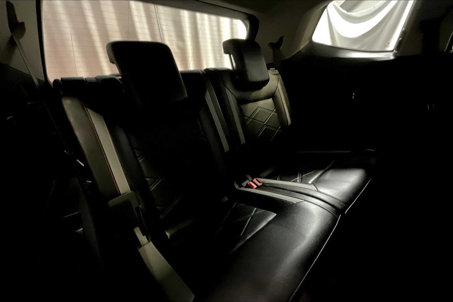 2024 Volkswagen Atlas 2.0T Peak Edition SE w/Technology - Photo 17