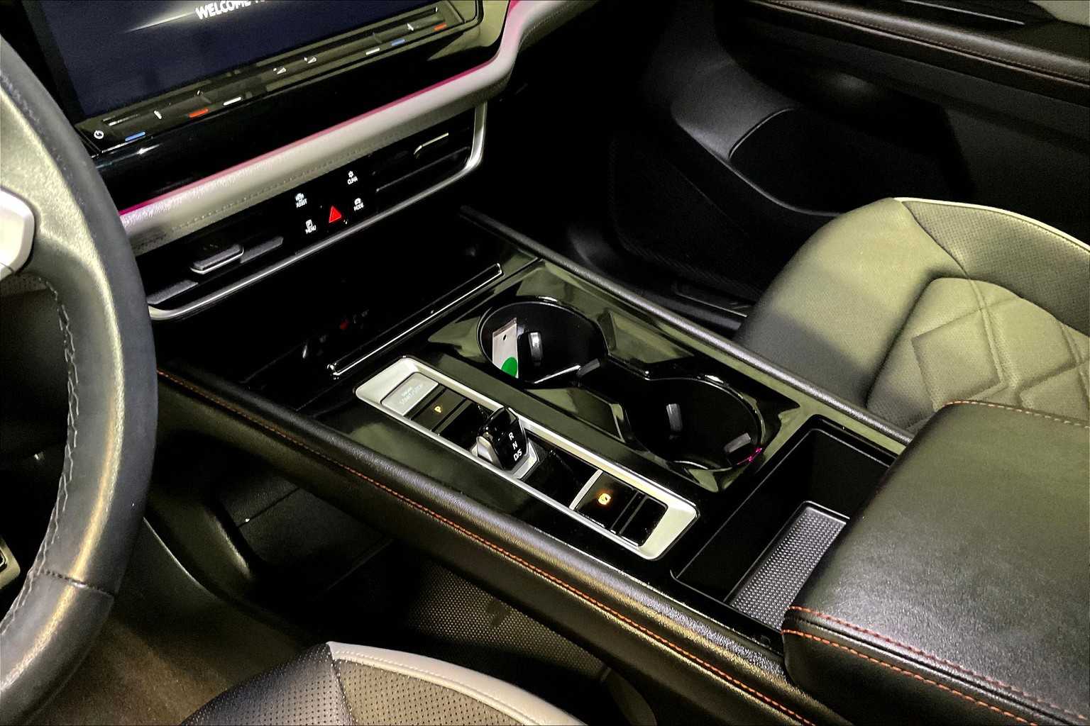 2024 Volkswagen Atlas 2.0T Peak Edition SE w/Technology - Photo 21