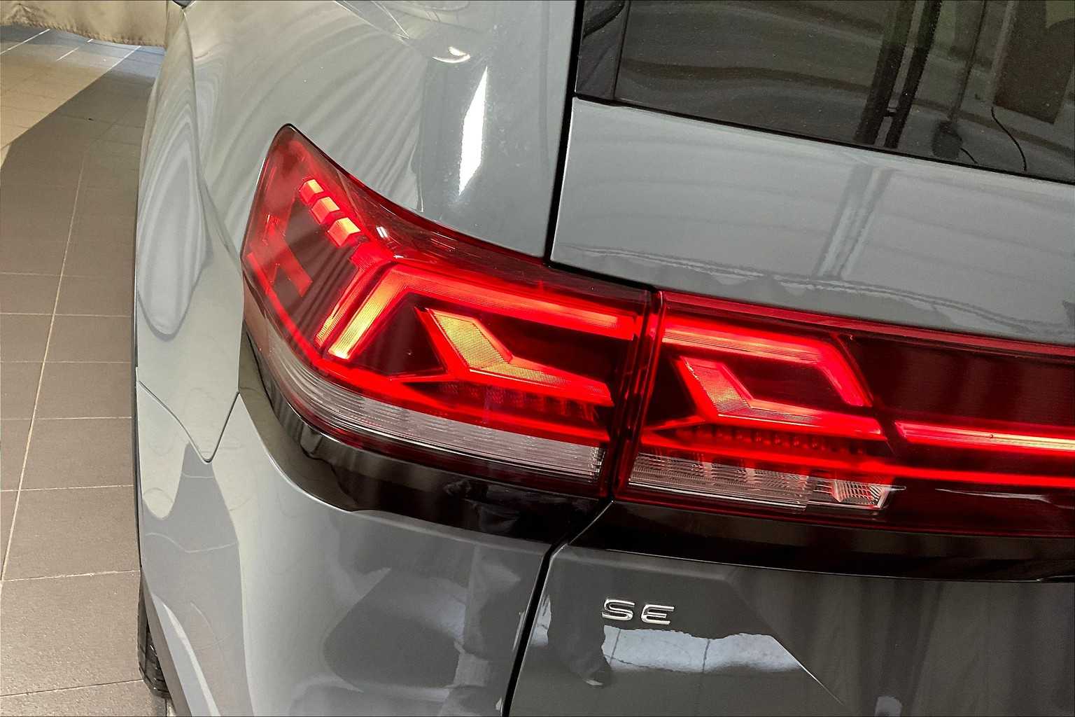 2024 Volkswagen Atlas 2.0T Peak Edition SE w/Technology - Photo 34