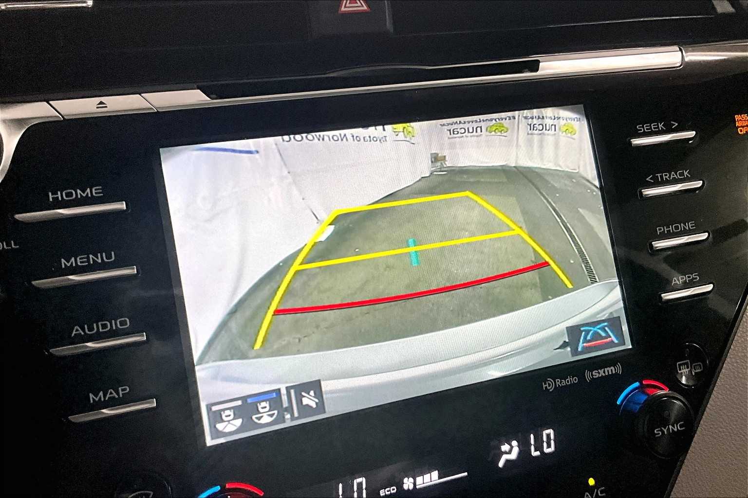 2020 Toyota Camry XLE - Photo 19
