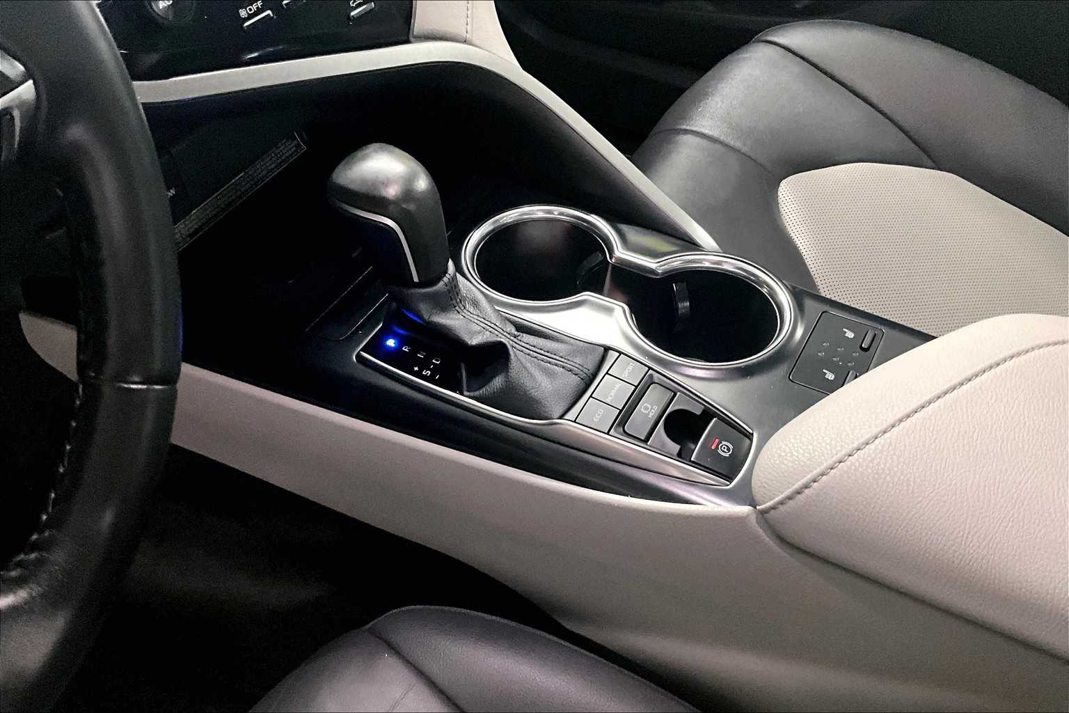 2020 Toyota Camry XLE - Photo 20