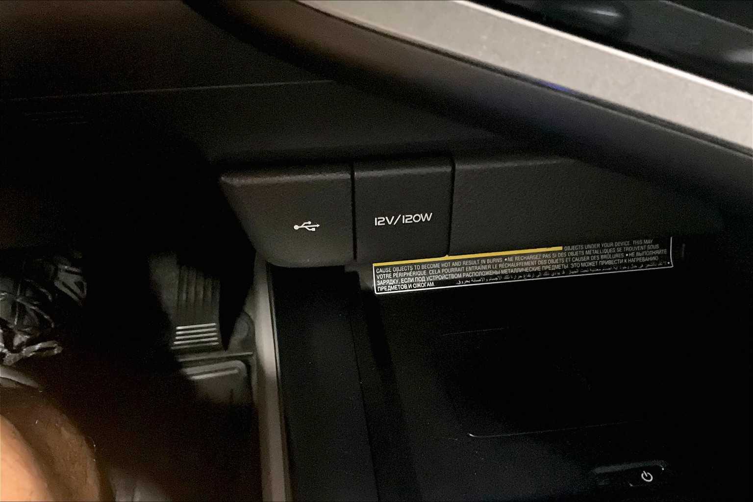 2020 Toyota Camry XLE - Photo 27
